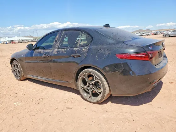2022 Alfa Romeo Giulia Veloce