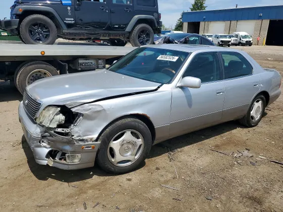 1999 Lexus LS 400 Luxury Sdn LS