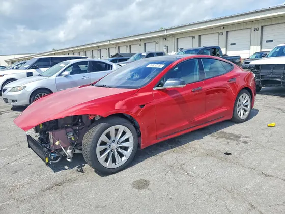 2016 Tesla Model S 90D