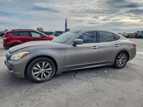 2012 INFINITI M35h Hybrid