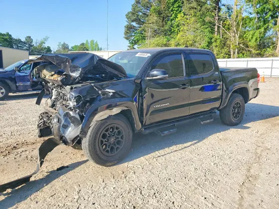 2022 Toyota Tacoma 2WD SR5