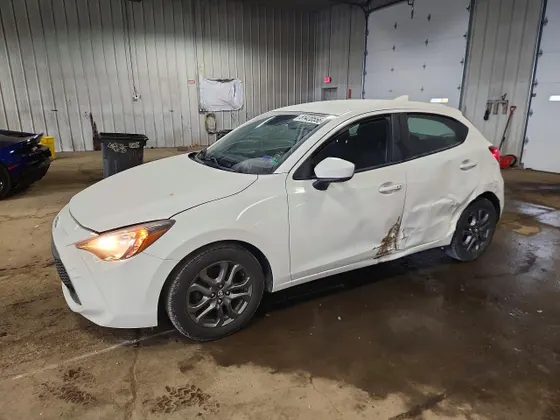 2020 Toyota Yaris Hatchback XLE