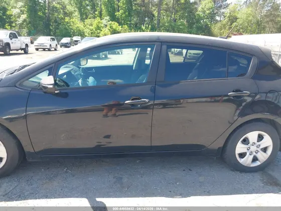 2017 Kia Forte5 LX