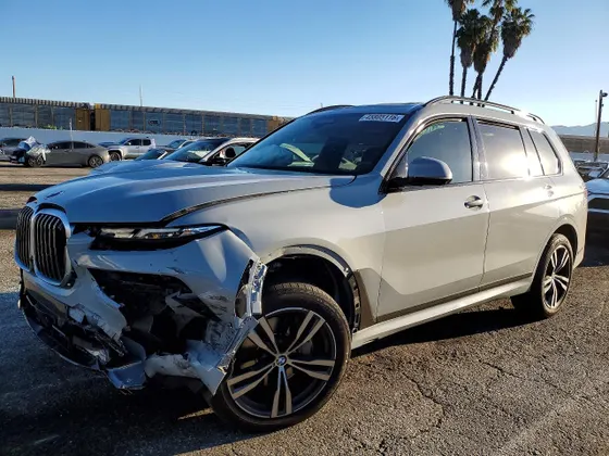 2023 BMW X7 xDrive40i