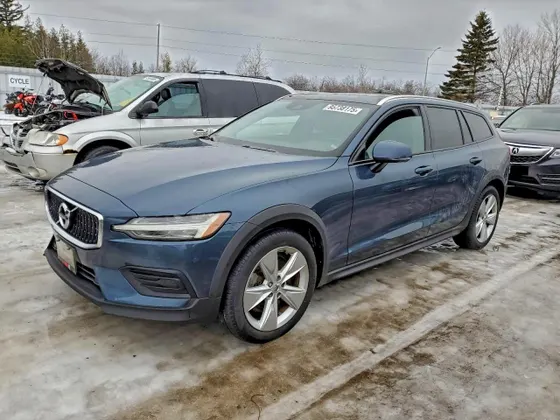 2020 Volvo V60 Cross Country T5 MOMENTUM