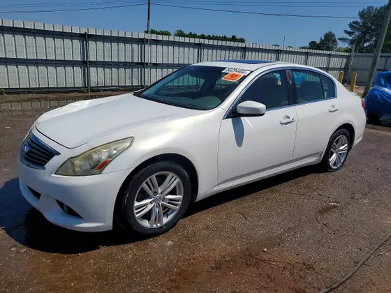 2010 INFINITI G37 Sedan x