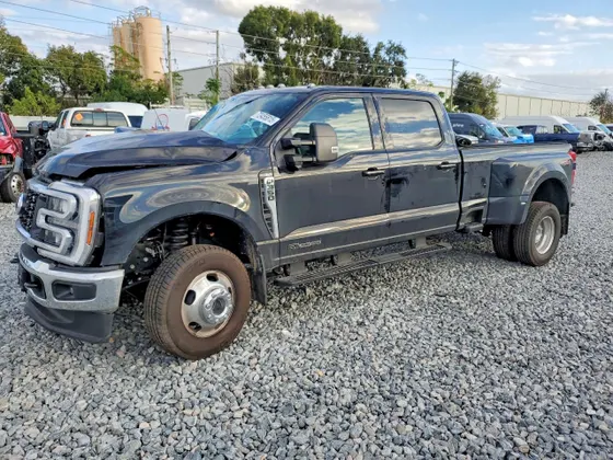 2026 Ford Super Duty F-350 DRW XL
