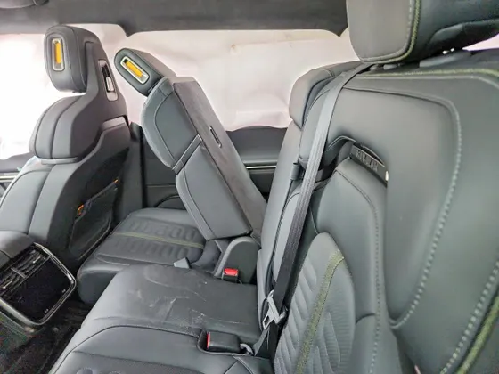 2025 Rivian R1S Adventure