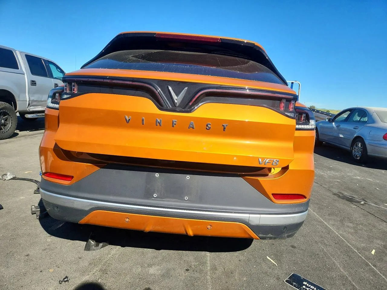 2024 VinFast VF 8 Eco