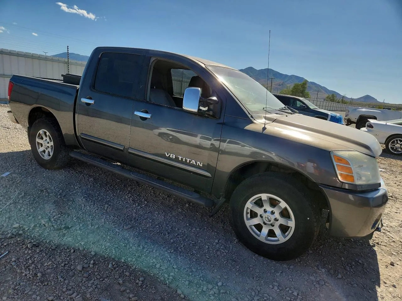 2005 Nissan Titan SE