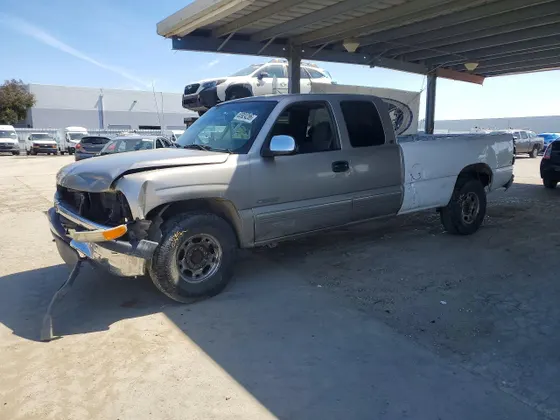 2000 Chevrolet Silverado 2500 LS