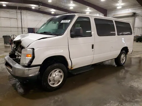 2014 Ford Econoline Wagon XLT