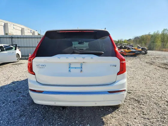 2025 Volvo XC90 Plug-In Hybrid Plus