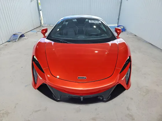 2023 McLaren Artura