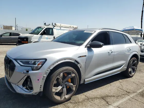 2022 Audi e-tron S Prestige