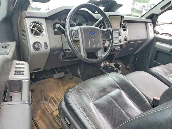 2014 Ford Super Duty F-350 DRW Platinum