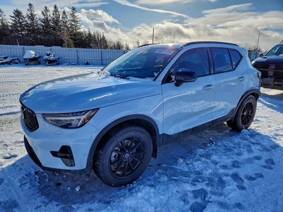 2026 Volvo XC40 Plus