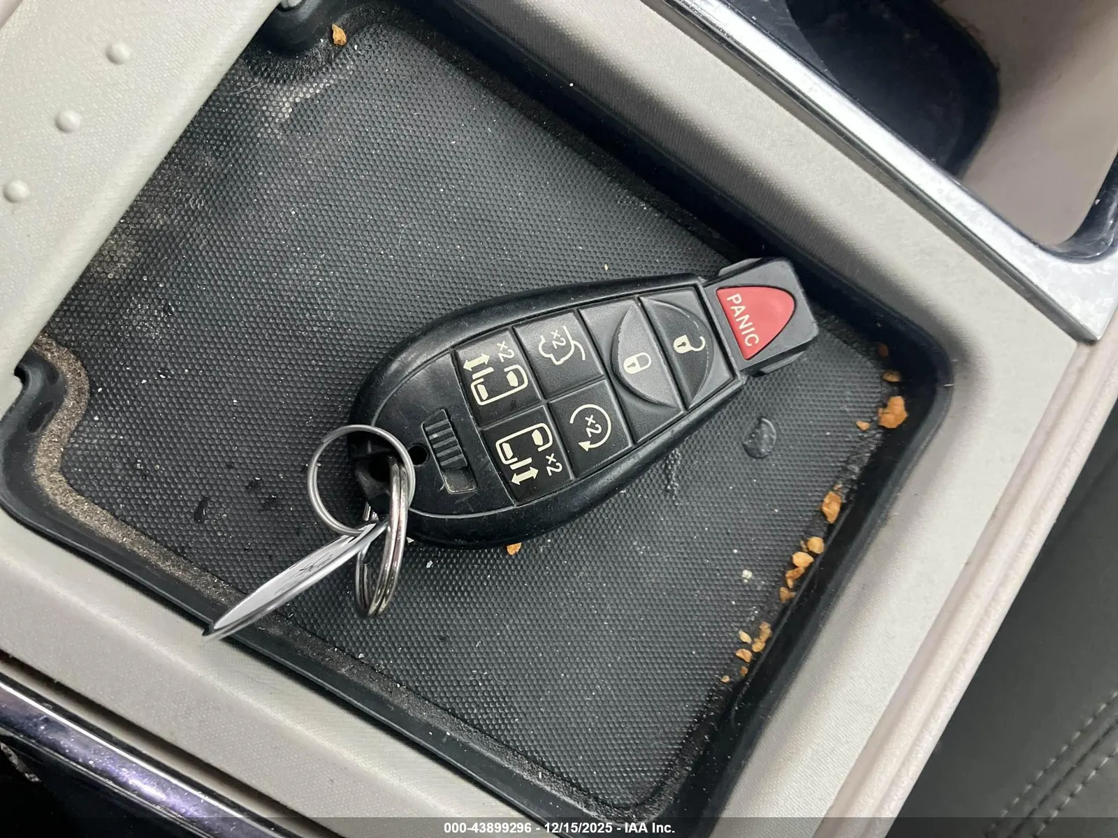 2011 Volkswagen Routan SEL w/Navigation