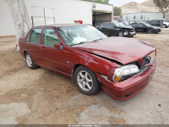 2000 Volvo S70 SE