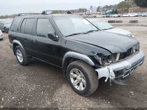 2000 Nissan Pathfinder XE