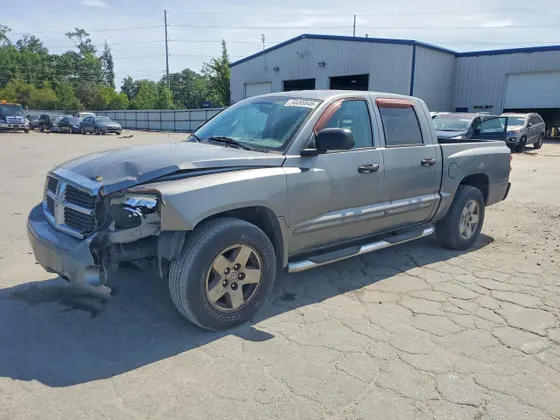 2005 Dodge Dakota SLT