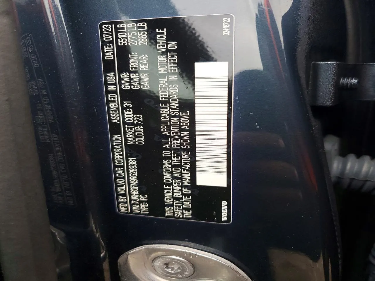 2024 Volvo S60 Recharge Plug-In Hybrid Ultimate Dark Theme