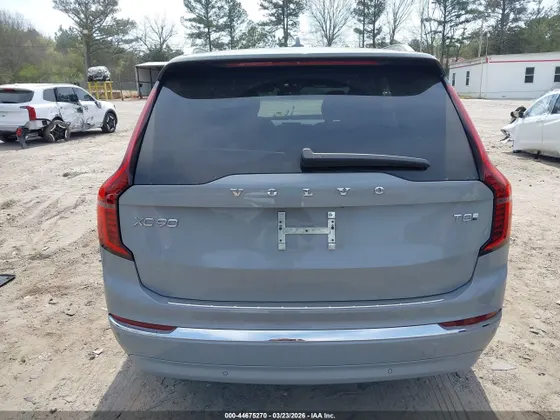 2025 Volvo XC90 Plug-In Hybrid Plus