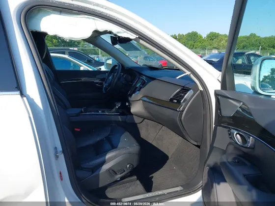 2018 Volvo XC90 Momentum