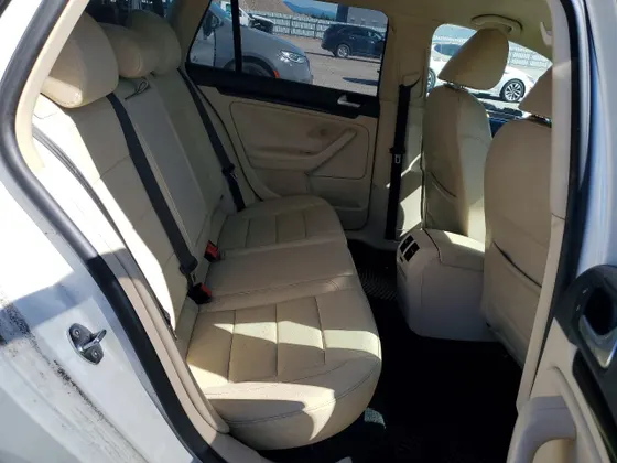 2011 Volkswagen Jetta SportWagen TDI