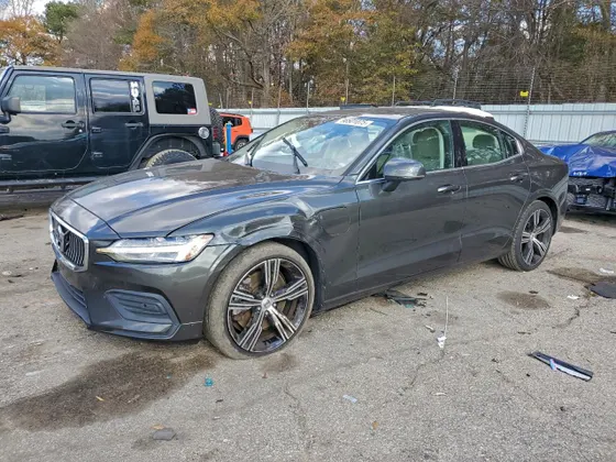 2022 Volvo S60 Recharge Plug-In Hybrid Inscription