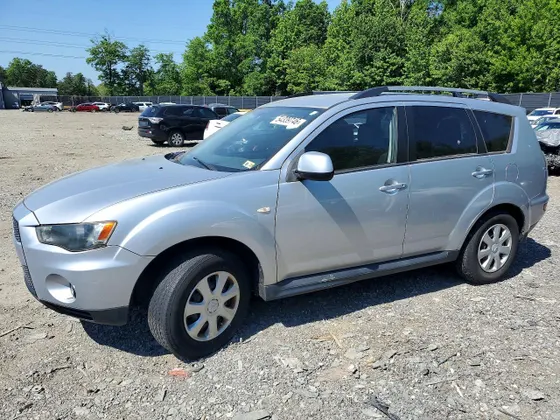 2012 Mitsubishi Outlander ES