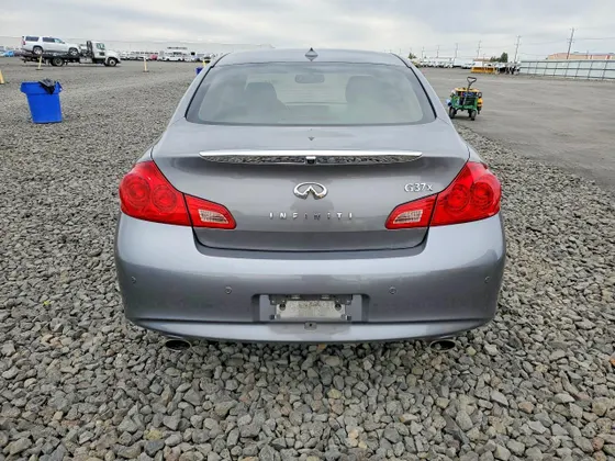 2013 INFINITI G37 Sedan x
