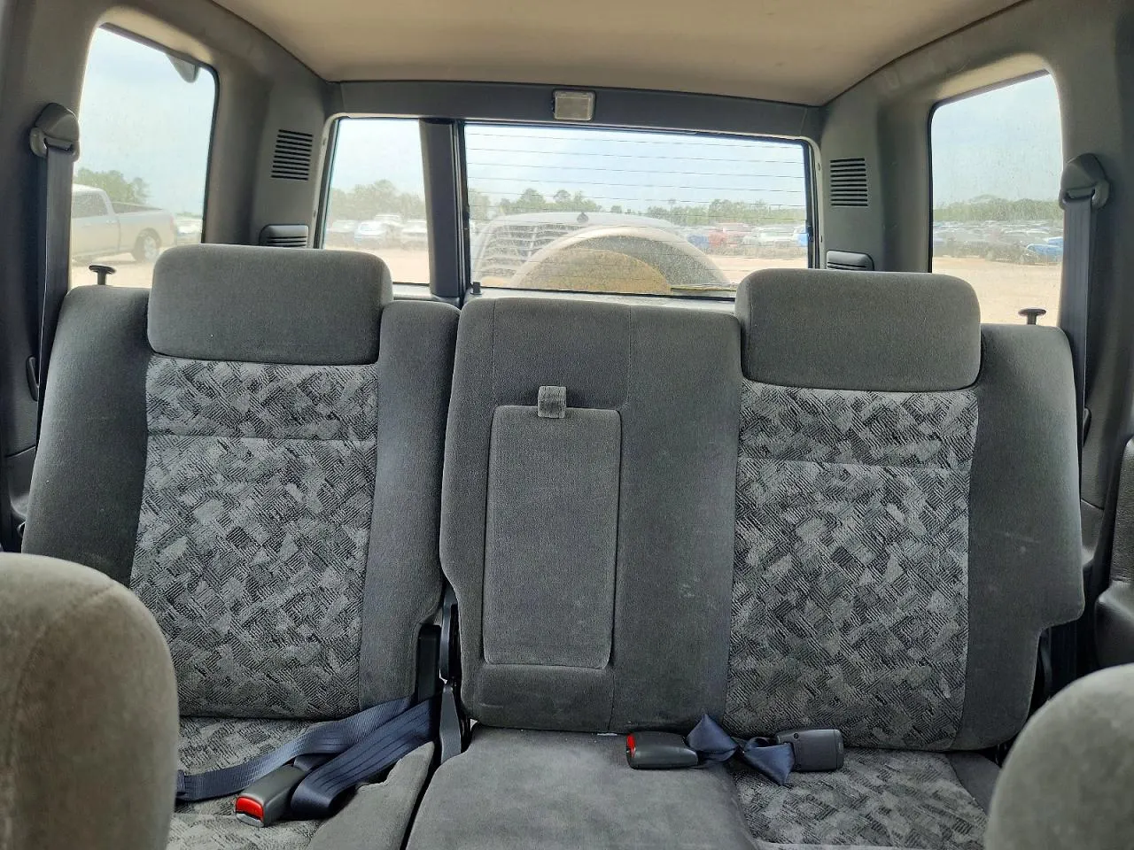 2000 Isuzu Trooper S