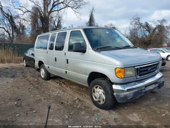 2004 Ford E-350 CHATEAU/XL/XLT