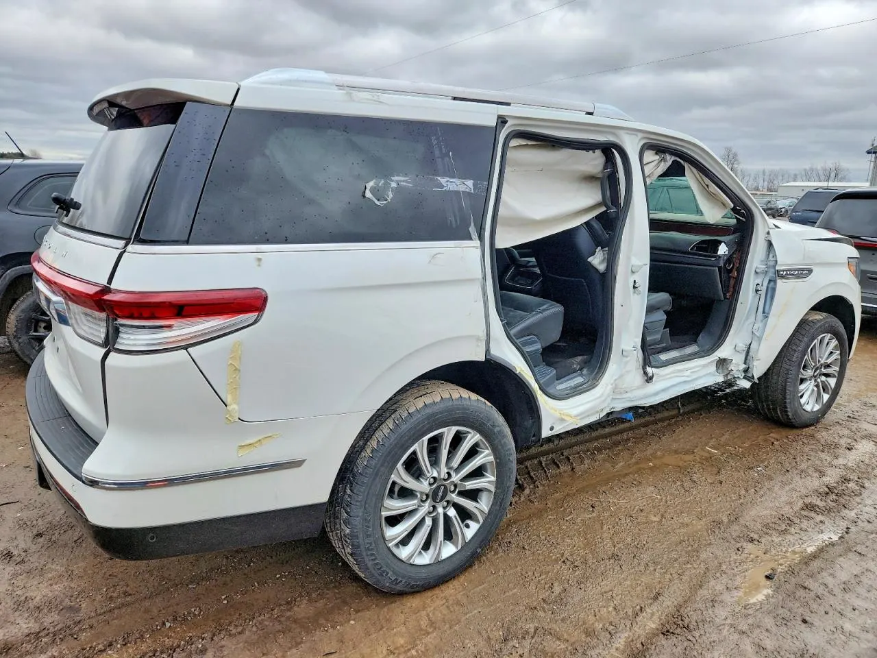 2023 Lincoln Navigator Standard