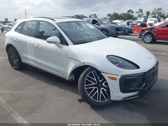 2025 Porsche Macan T