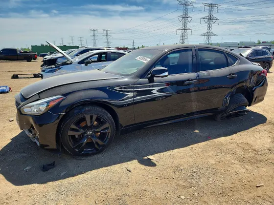 2019 INFINITI Q70 3.7 LUXE
