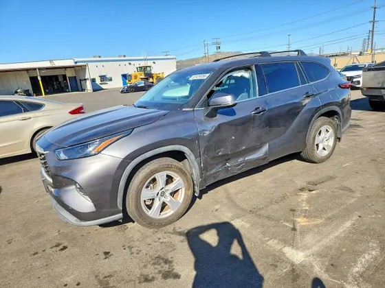 2022 Toyota Highlander Hybrid LE
