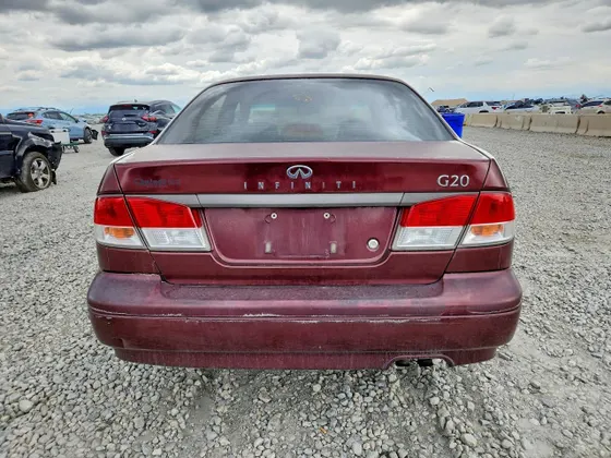 2002 INFINITI G20 Luxury