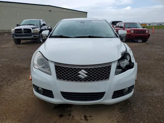 2013 Suzuki Kizashi SLS