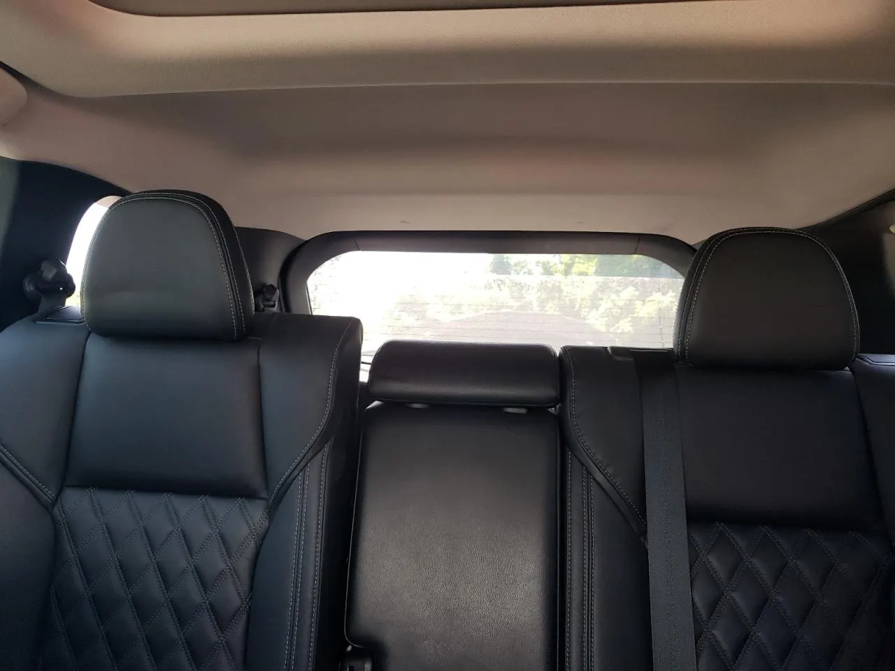 2023 Mitsubishi Outlander PHEV SE