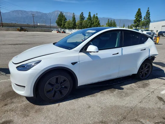 2025 Tesla Model Y Long Range