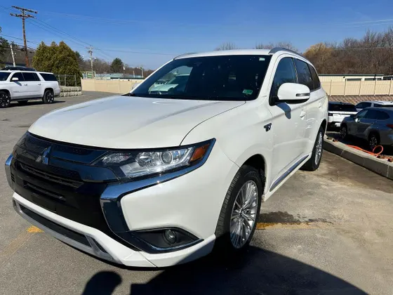 2022 Mitsubishi Outlander PHEV SEL