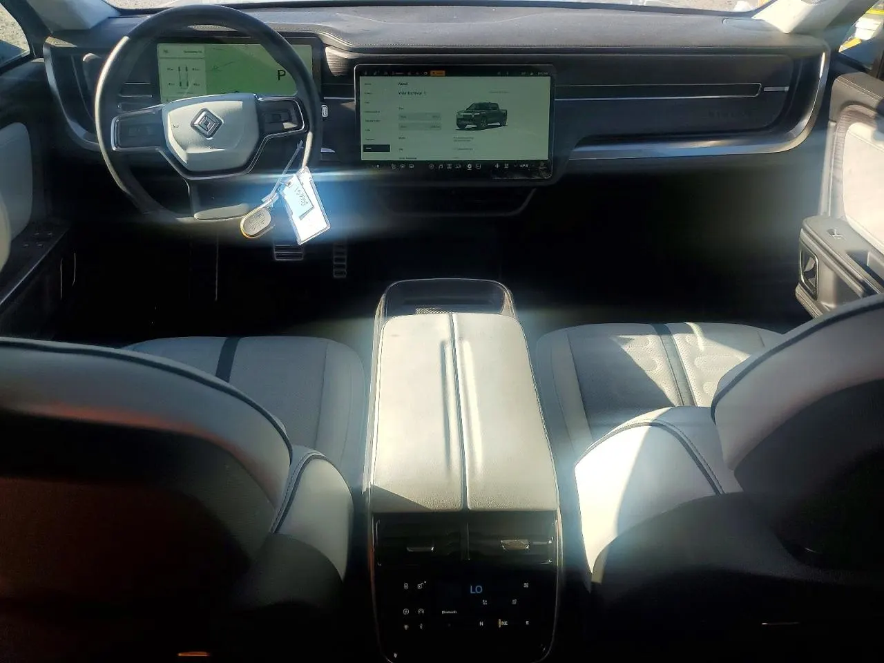 2024 Rivian R1T Adventure