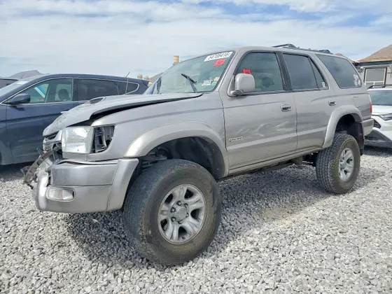 2002 Toyota 4Runner SR5