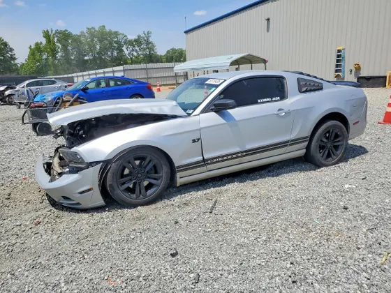 2013 Ford Mustang V6 Premium