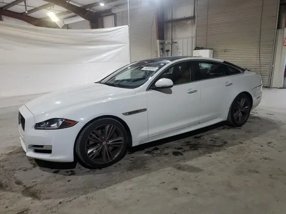 2016 Jaguar XJ Supercharged