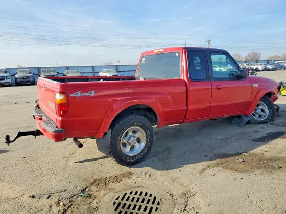 2002 Mazda B-Series 4WD Truck SE