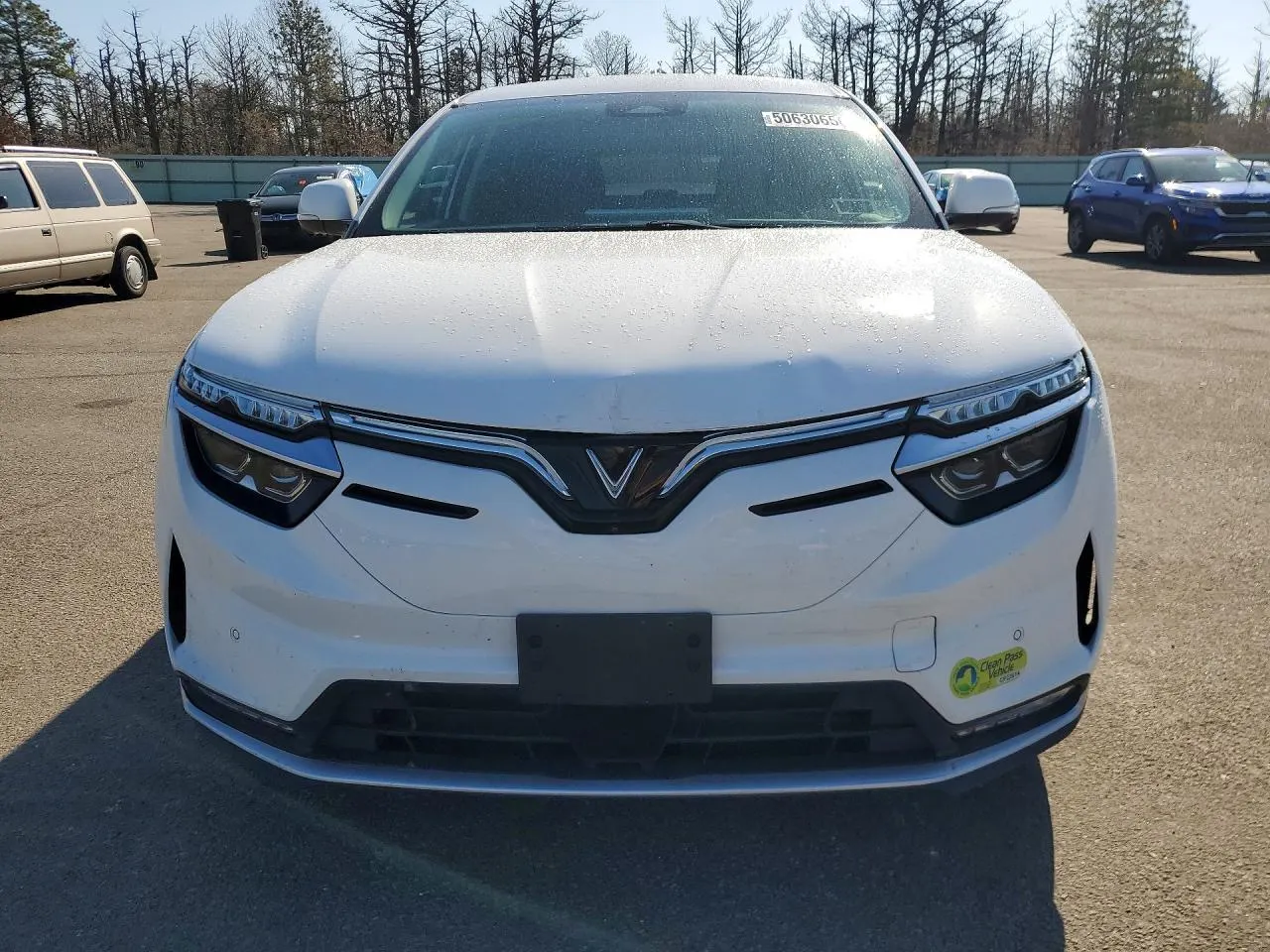 2024 VinFast VF 8 Eco