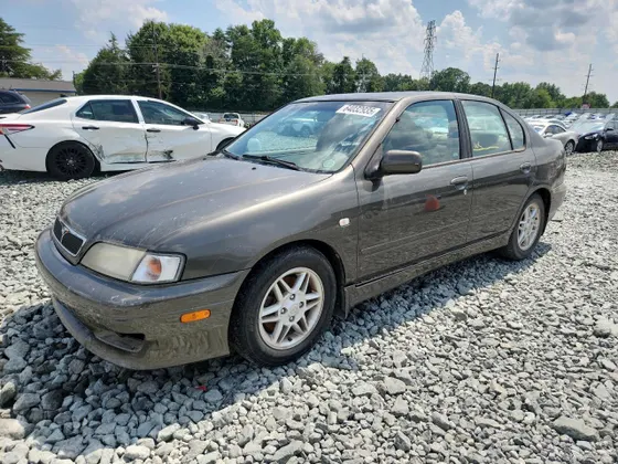 2002 INFINITI G20 Luxury